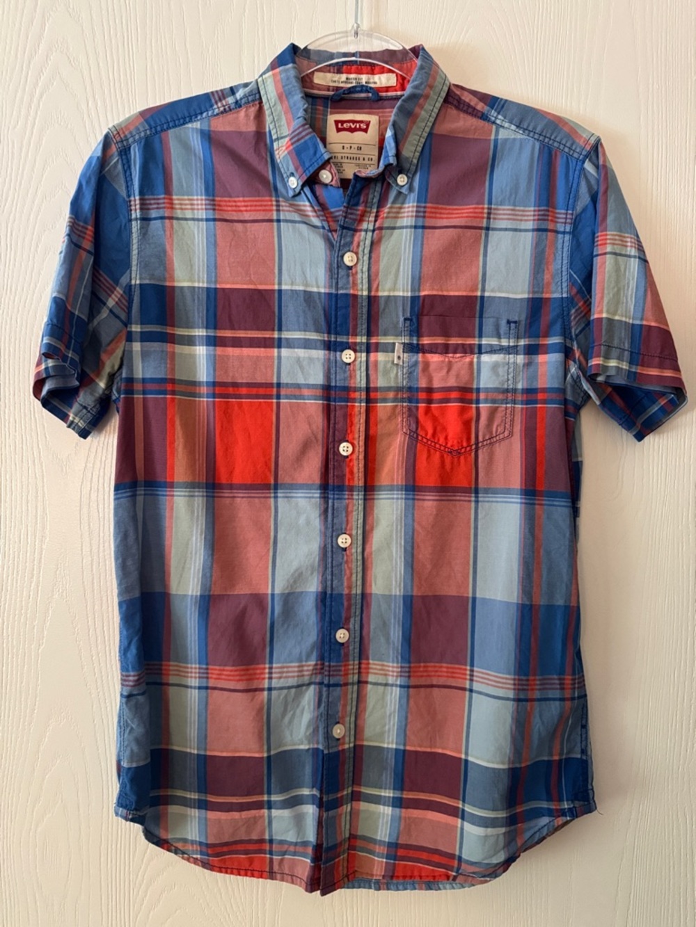Levi’s Men’s Short Plaid Sleeve Button down 100% Cotton Size Small Like New
